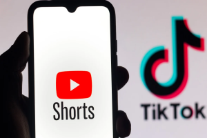 Еврокомиссия требует раскрыть алгоритмы продвижения YouTube и TikTok